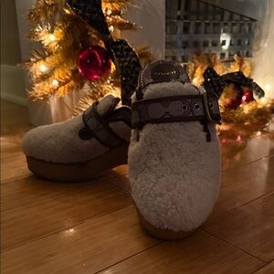 Coach Kids' Shearling Slippers - Cream and Brown